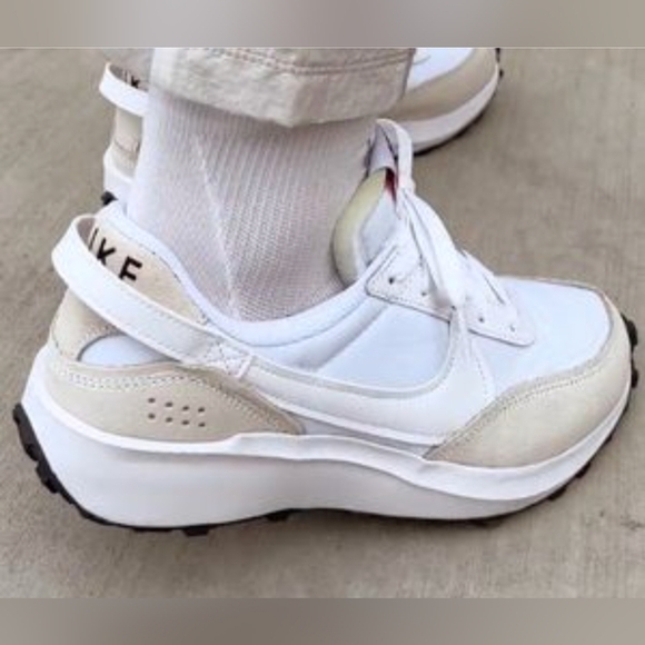 Nike Waffle Debut Casual Shoes Sneakers White Beige Women’s Size 10.5 - Picture 2 of 12